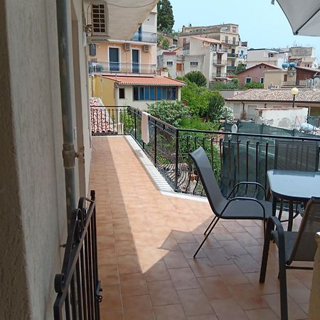 We Home Taormina Center With Parking Exterior foto